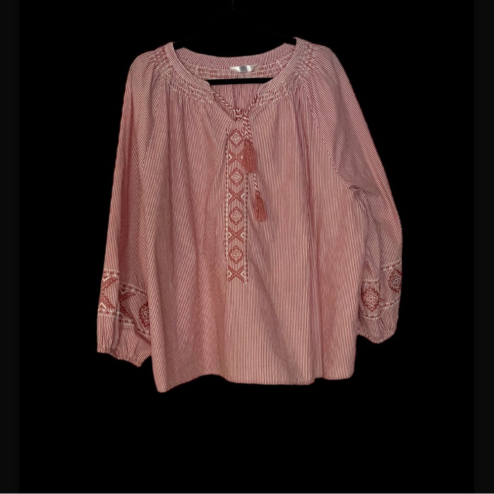 Ladies 2X blouse coral bisque color with white stripes